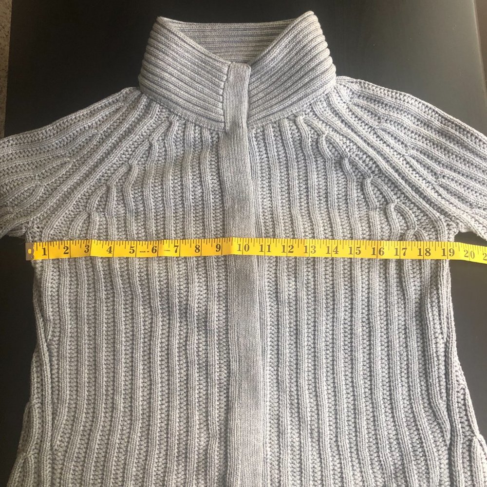 Banana Republic Chunk Gray Sweater - Picture 6 of 8